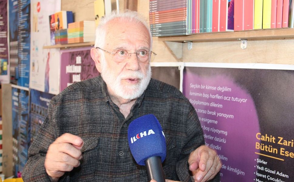 Tarihçi-Yazar Sırma'dan ailelere çağrı: Çocukları telefona değil, kitaba yönlendirin